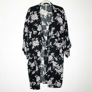 Maya Kimono Black Floral